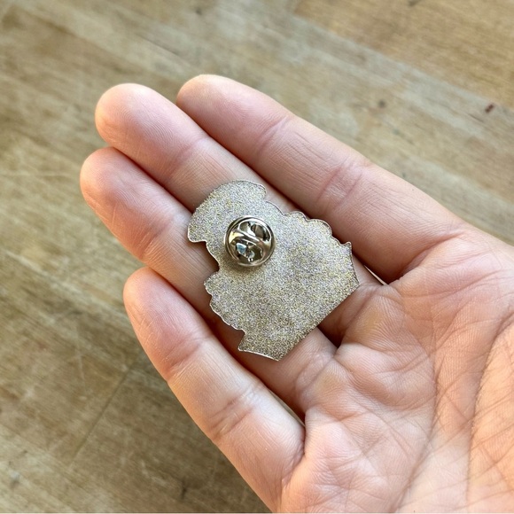 Cher Pin - Picture 3 of 3